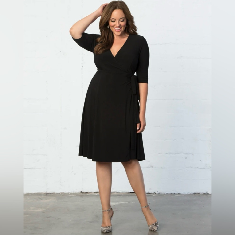 Kiyonna | Essential Wrap Dress | black | 3/4 sleeves